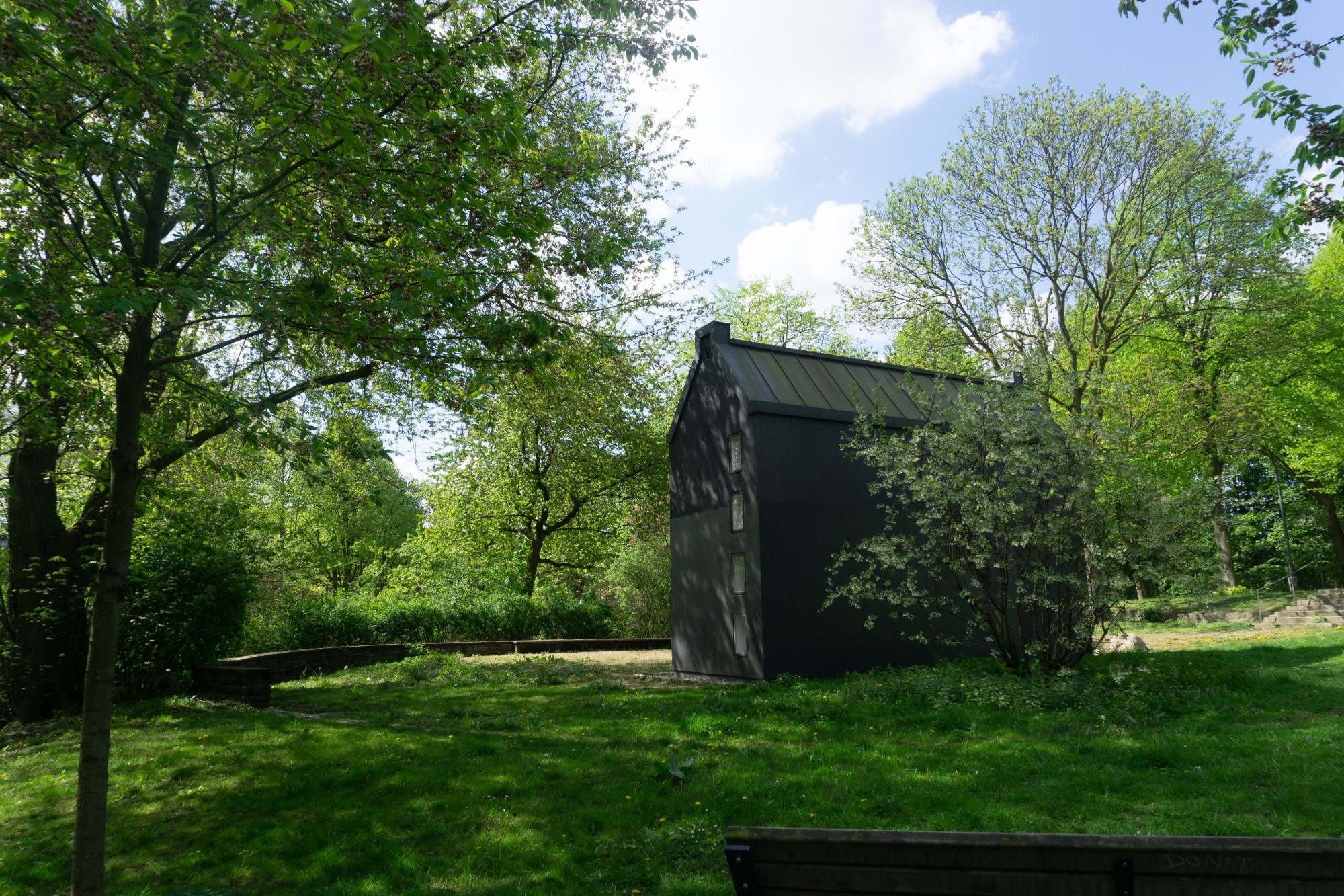 Mahnmal anlässlich des 60. Jahrestages des Feuersturms.